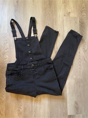 Black Women's Denim Overalls Jeans (girls XL or women’s S)